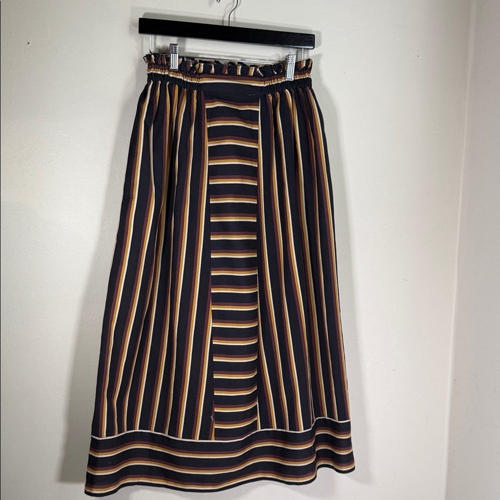Cleobella Elegant Black and Gold Maxi Skirt - Picture 5 of 10